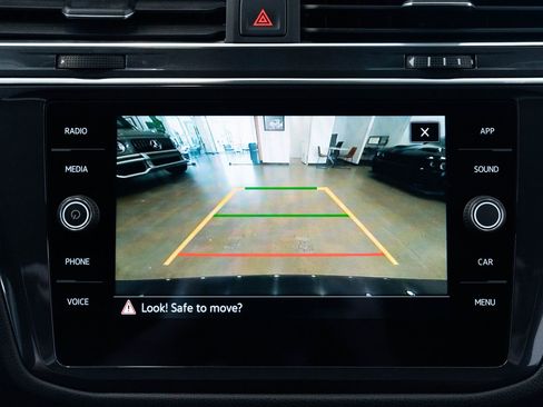 Used 2023 Volkswagen Tiguan SE image 13