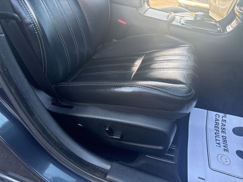 Used 2019 Chrysler 300 S AWD/4WD image 20