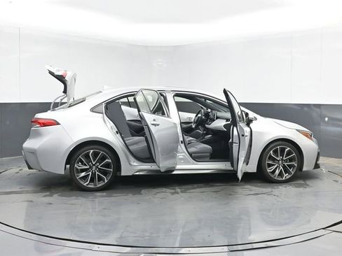 Used 2020 Toyota Corolla SE w/ SE Premium Package FWD image 48