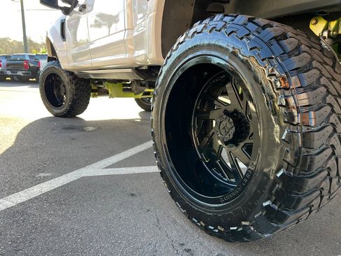 Used 2017 Ford F350 Platinum w/ Platinum Ultimate Package image 48