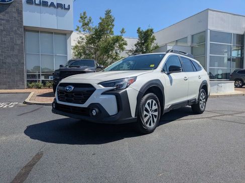 Certified 2025 Subaru Outback Premium AWD/4WD image 9