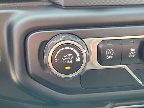 Used 2021 Jeep Wrangler Unlimited Sport image 20