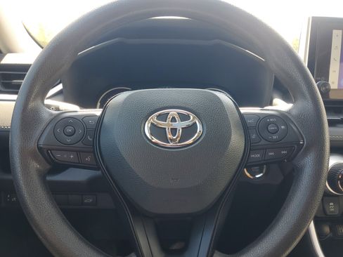 Certified 2025 Toyota RAV4 XLE FWD image 22