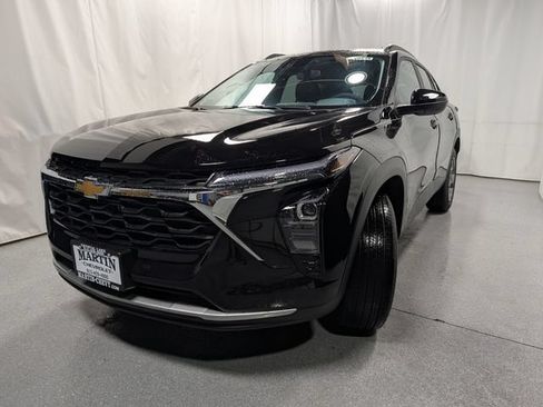 New 2026 Chevrolet Trax LT w/ LT Convenience Package FWD image 6