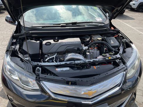 Used 2017 Chevrolet Volt LT w/ Comfort Package FWD image 22
