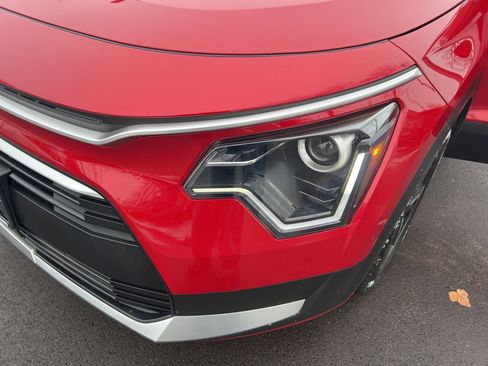 Certified 2023 Kia Niro EX image 29