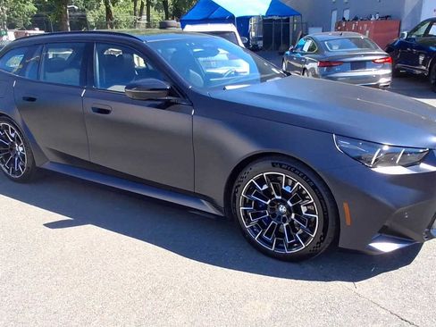 Used 2026 BMW M5 Touring AWD/4WD image 2