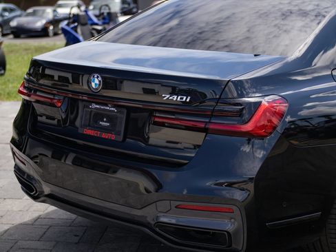 Used 2020 BMW 740i w/ M Sport Package RWD image 12
