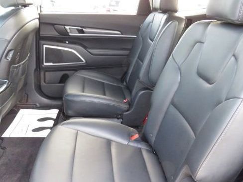 Used 2024 Kia Telluride S w/ S Sunroof Package image 6