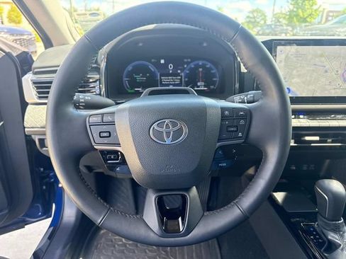 Used 2025 Toyota Camry XLE w/ Premium Plus Package FWD image 27