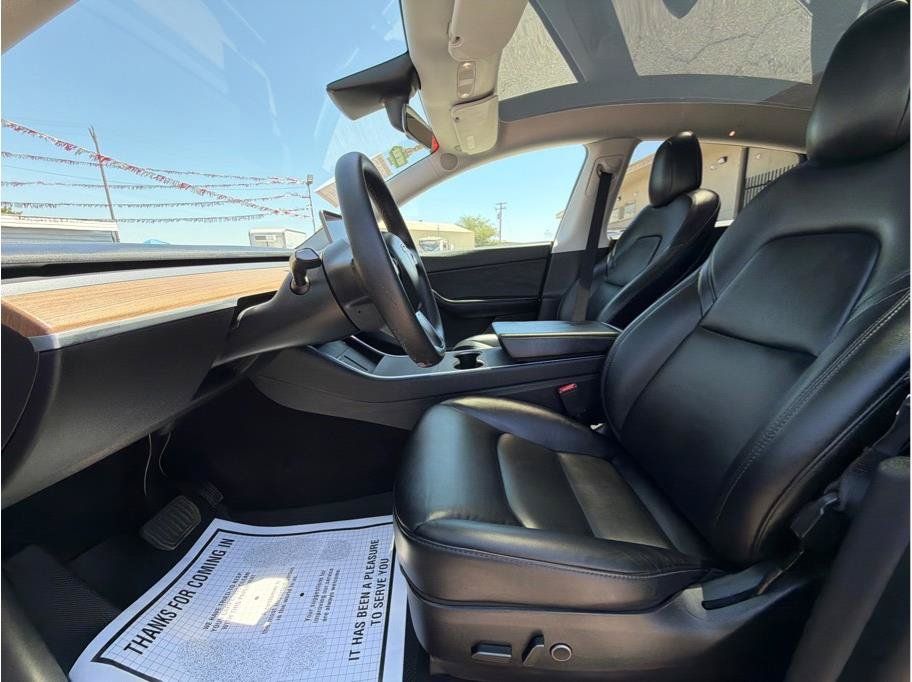 Used 2021 Tesla Model Y Long Range AWD/4WD image 5