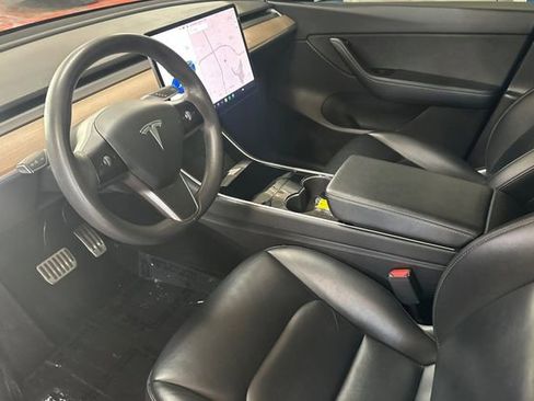 Used 2021 Tesla Model Y Long Range image 11