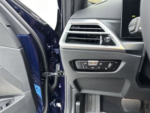 New 2026 BMW 330i xDrive Sedan w/ Convenience Package image 31