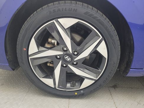 Used 2023 Hyundai Elantra Limited image 31