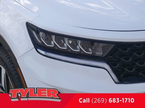Used 2021 Kia Sorento EX w/ Panoramic Sunroof Package AWD/4WD image 10