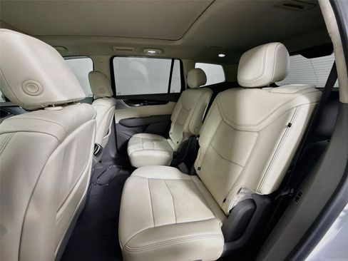 Used 2020 Cadillac XT6 Premium Luxury FWD image 10