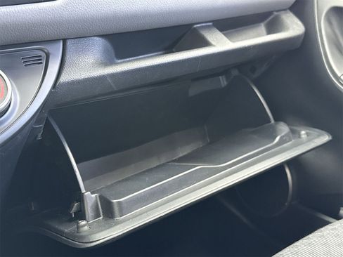 Used 2015 Toyota Yaris LE image 32