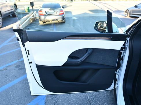 Used 2023 Tesla Model X AWD/4WD image 12