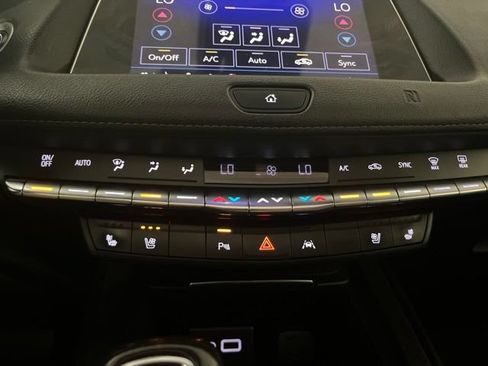 Used 2019 Cadillac XT4 Premium Luxury FWD image 31