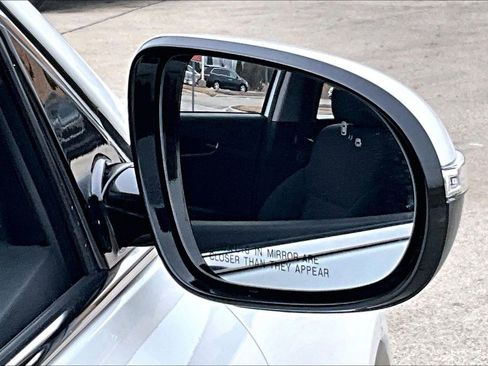 Used 2019 Kia Sorento LX image 22