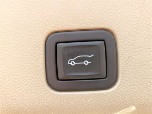 Used 2023 Cadillac Escalade Premium Luxury w/ Performance Package image 9