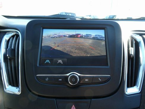 Used 2017 Chevrolet Malibu LT w/ Sport Package image 26