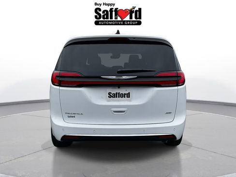 New 2026 Chrysler Pacifica Select AWD/4WD image 7
