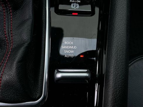 Used 2025 Jeep Compass Trailhawk image 23