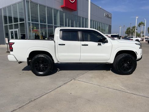 Certified 2023 Nissan Frontier SV w/ Midnight Edition Package image 2