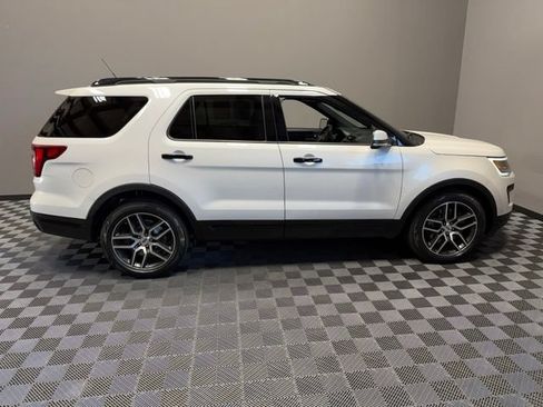 Used 2019 Ford Explorer Sport w/ Equipment Group 401A AWD/4WD image 7