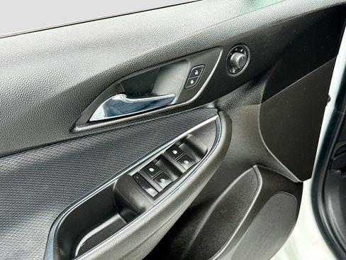 Used 2018 Chevrolet Cruze LT w/ Redline Edition FWD image 8