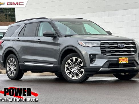 Used 2025 Ford Explorer Active w/ Active Comfort Package image 1