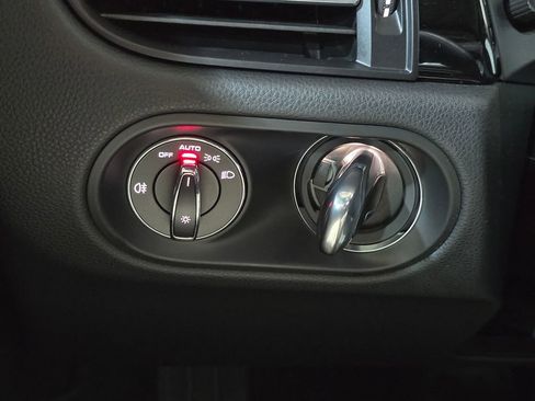 Used 2024 Porsche Macan image 21