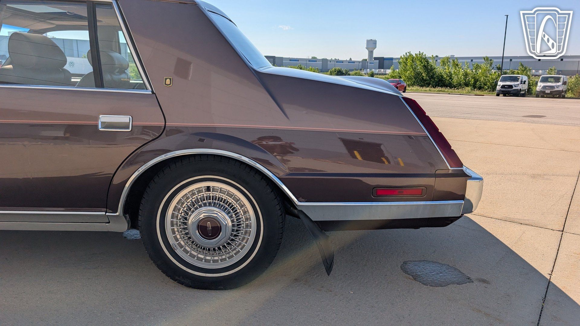 Used 1987 Lincoln Continental Signature RWD image 33