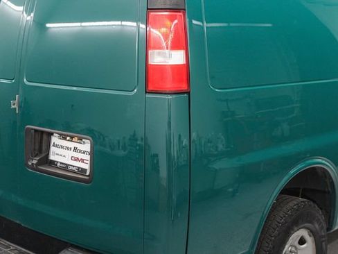 Used 2019 Chevrolet Express 3500 w/ Driver Convenience Package RWD image 11