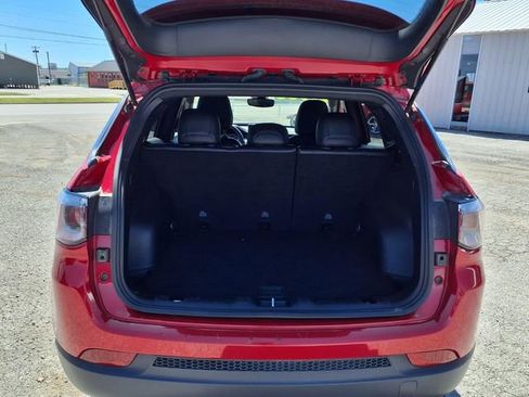 Used 2024 Jeep Compass Latitude AWD/4WD image 18