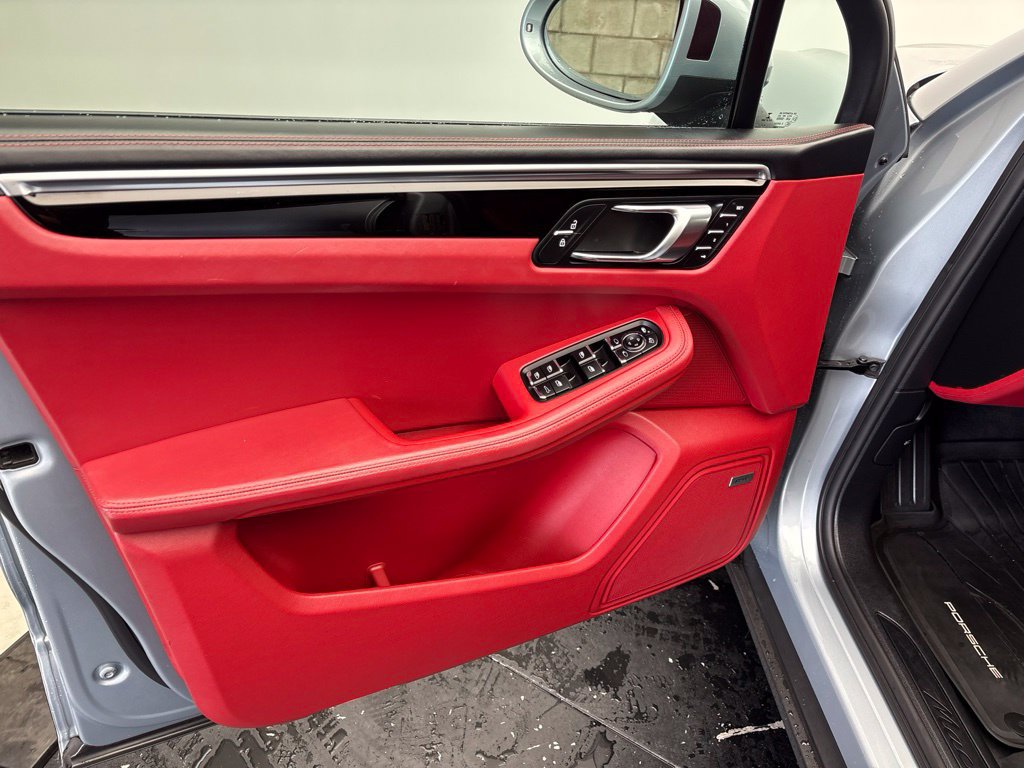 Certified 2020 Porsche Macan AWD/4WD image 4