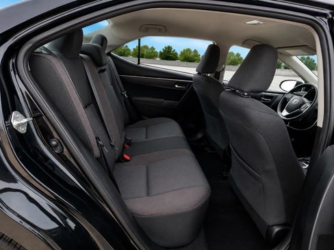 Used 2018 Toyota Corolla LE FWD image 9