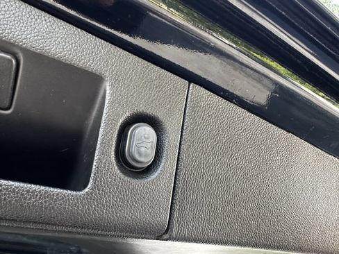Used 2019 Chevrolet Suburban LT AWD/4WD image 45