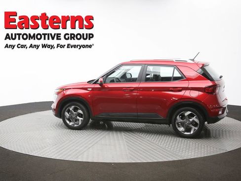 Used 2025 Hyundai Venue Limited image 61