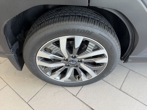 Used 2025 Subaru Forester Touring AWD/4WD image 11