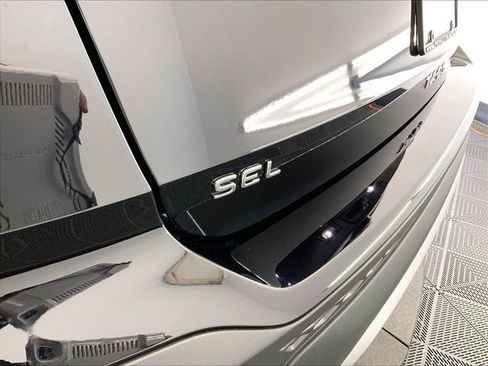 New 2026 Volkswagen Taos SEL AWD/4WD image 9