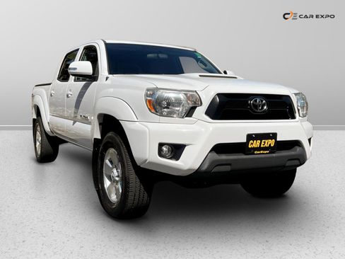 Used 2015 Toyota Tacoma PreRunner image 2