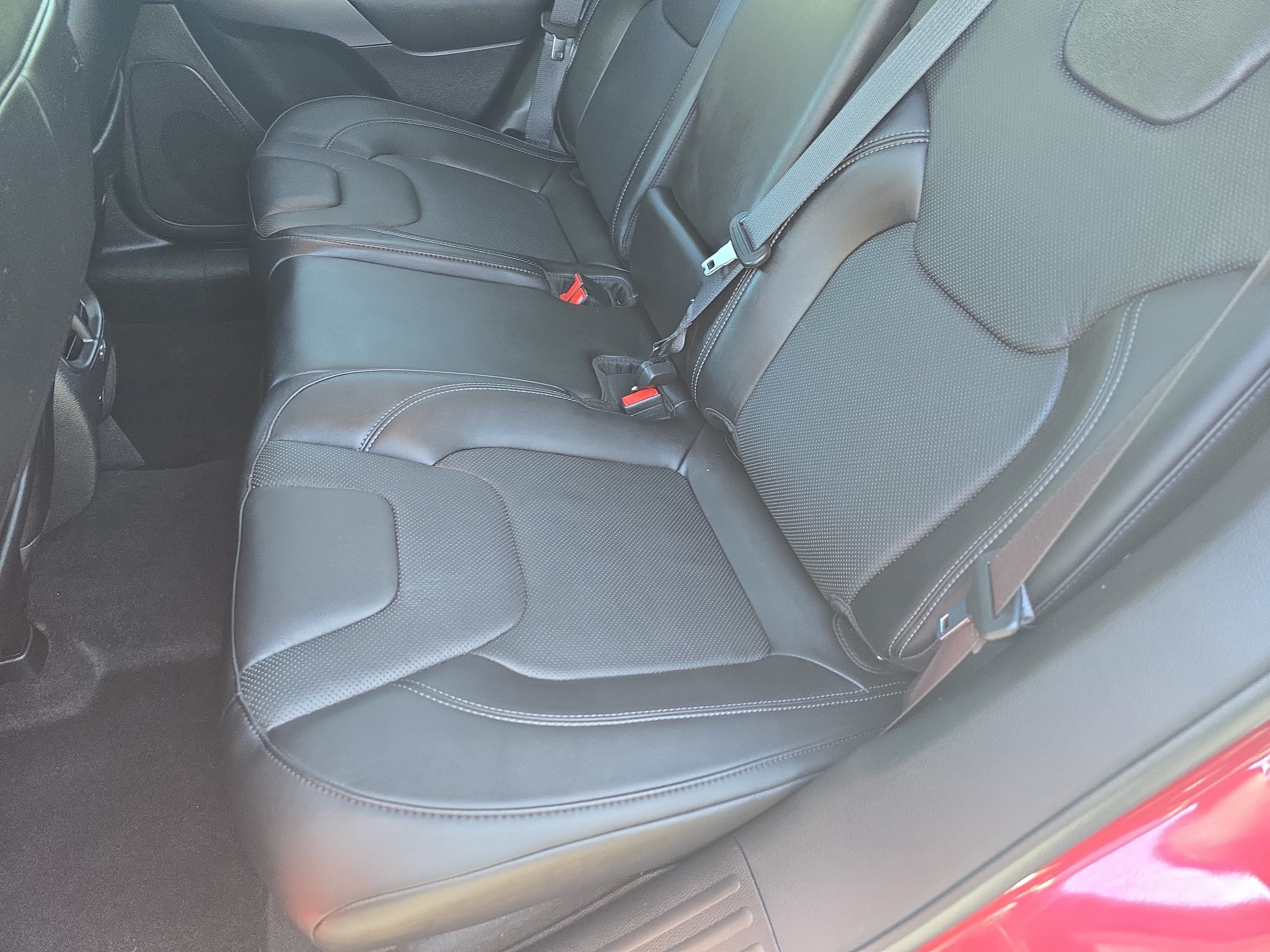 Used 2021 Jeep Cherokee Latitude Lux w/ Comfort/Convenience Group FWD image 13