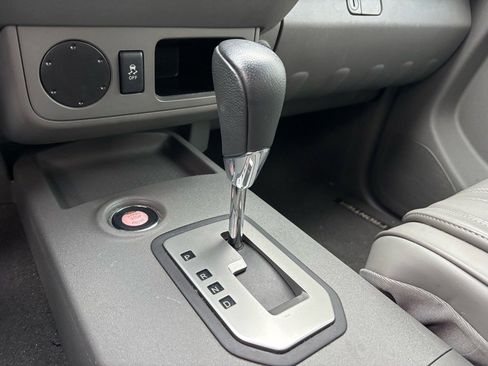 Used 2020 Nissan Frontier SV w/ SV Utility Package image 16