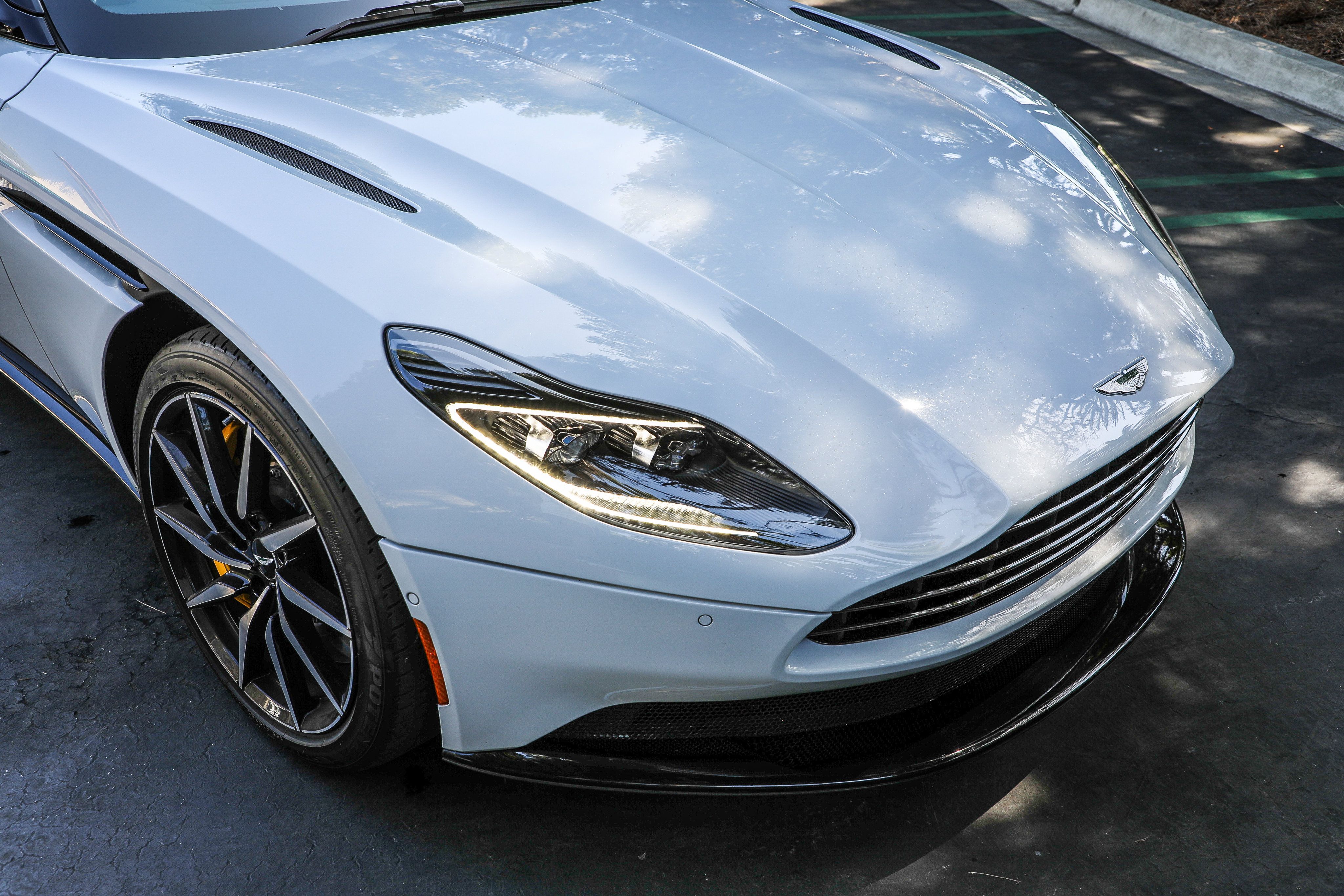 Used 2022 Aston Martin DB11 Coupe RWD image 10
