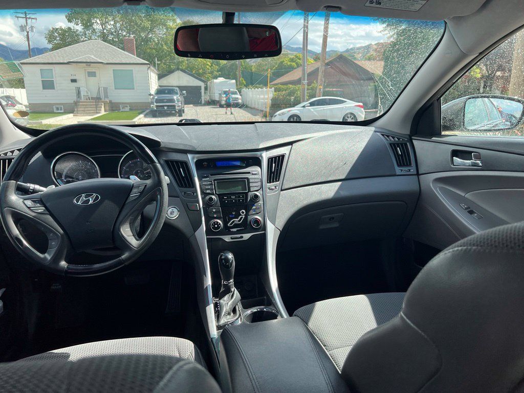 Used 2013 Hyundai Sonata SE FWD image 6