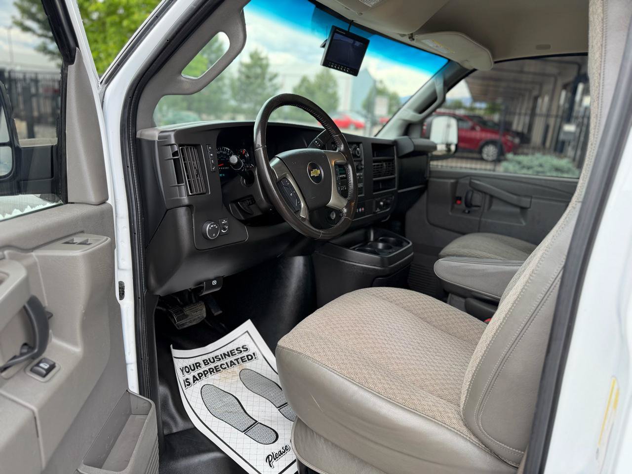 Used 2019 Chevrolet Express 3500 w/ Power Convenience Package RWD image 9