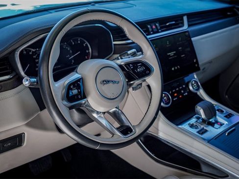 Used 2022 Jaguar F-PACE S image 10