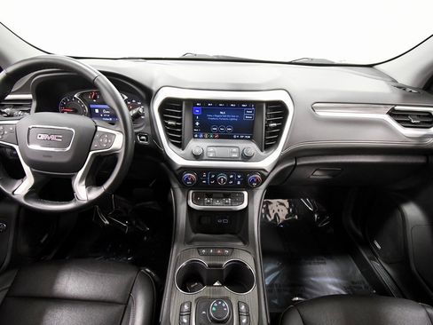 Used 2023 GMC Acadia SLT image 3